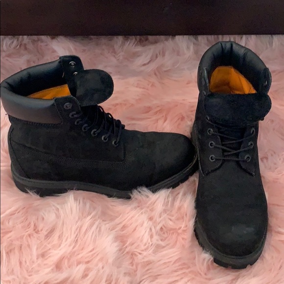 Black Timberlands - Picture 2 of 8